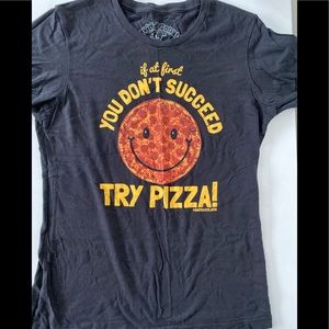 Pizza Tee size L